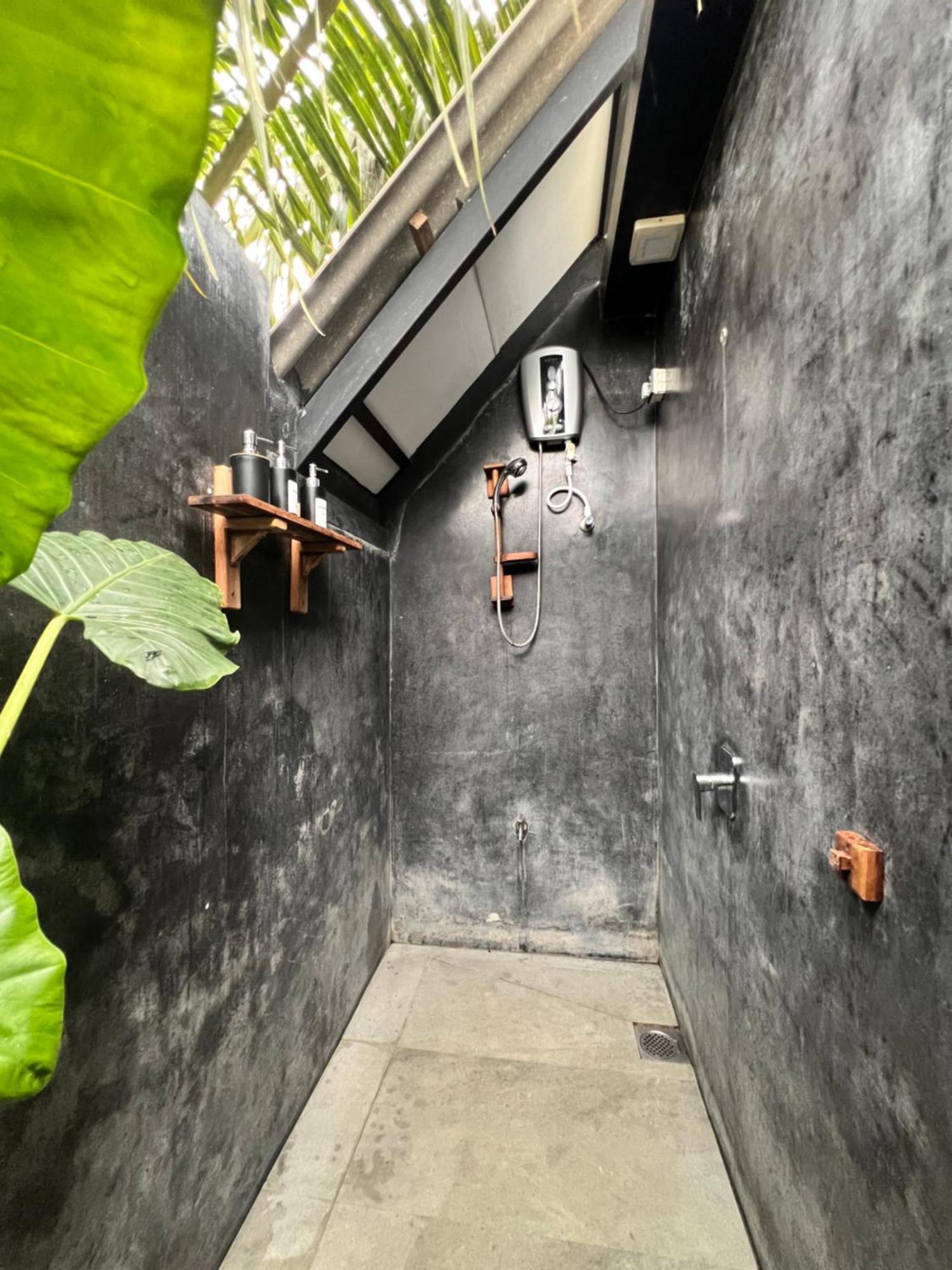 Roy'S Villa 锡吉里亚 外观 照片
