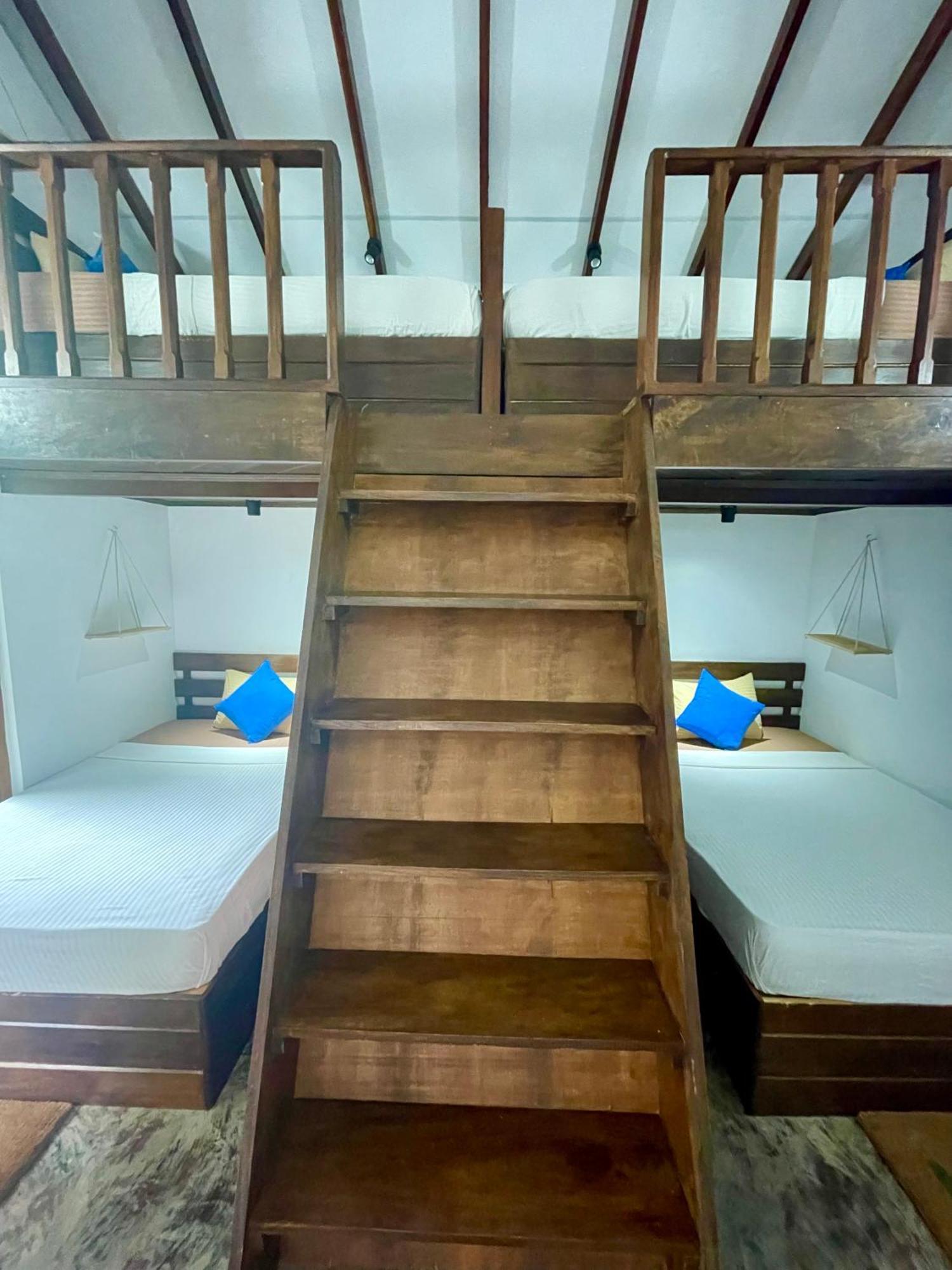 Roy'S Villa 锡吉里亚 外观 照片